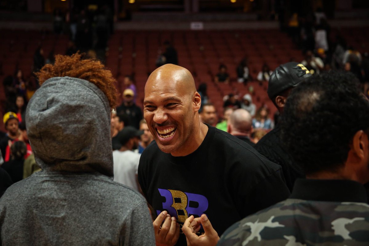 bigballerbrand's tweet photo. Make sure you say Happy Bday to the 🐐 https://t.co/OXJgd5NM43