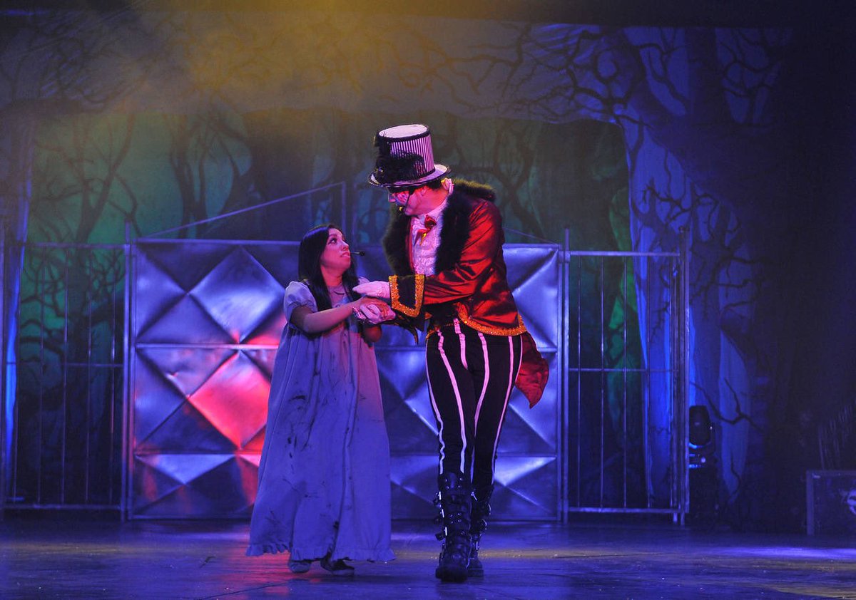 Anoche disfruté #ElCircoDeLasPesadillas en el <a href="/TeatroMoliere/">Gran Teatro Molière</a> 😱 Increíble show que mezcla terror y acrobacias. ¡Vayan!  (📸: elsiglodetorreon)