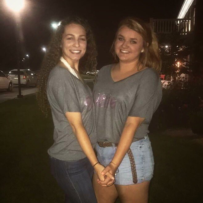 DeltaGammaWWU's tweet photo. Happy birthday to our beautiful sister, Madison (right)! We hope you have a great day! 💕 https://t.co/rBBqEdkN4t