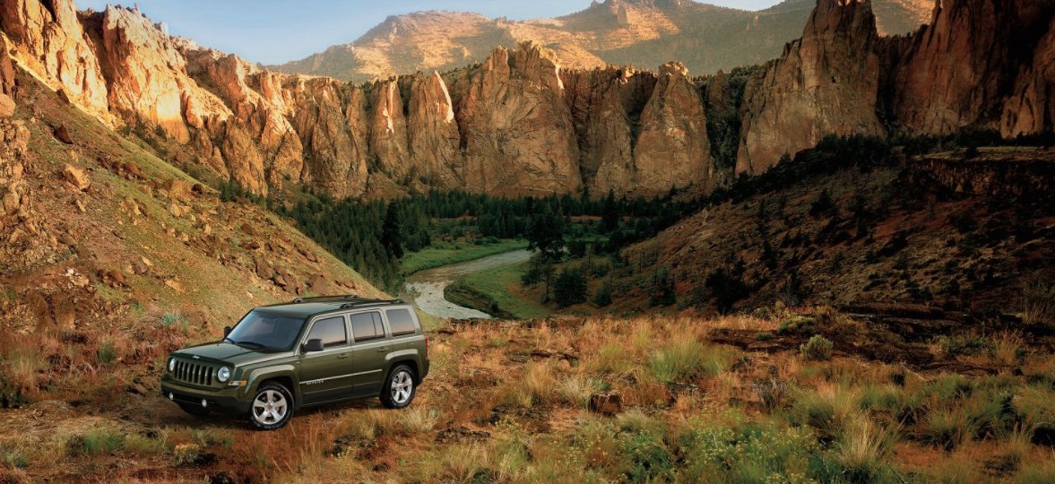 1stChrysler's tweet photo. Get out there and enjoy this beautiful season with the stylish #2017 #Jeep Patriot! #RoadTrip! https://t.co/G9xtEhsQgr