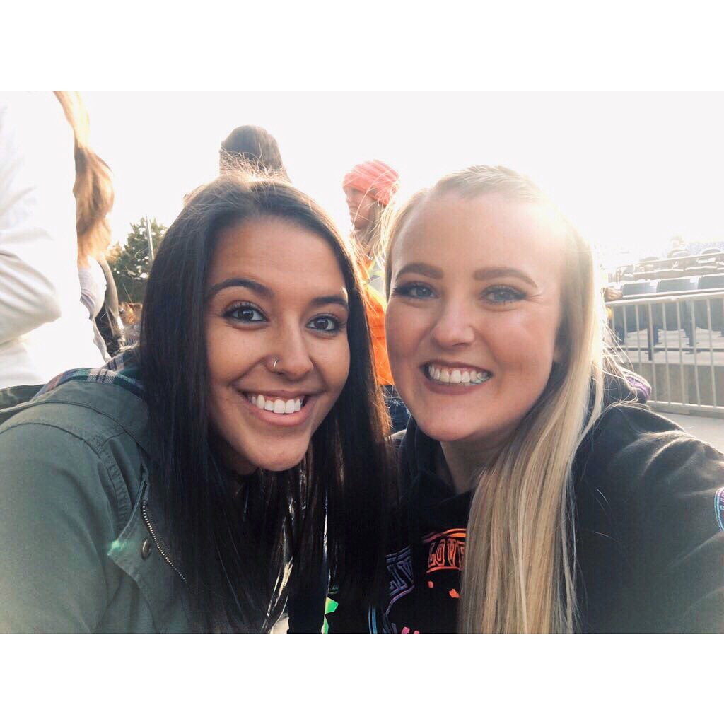 lovinn_teamluke's tweet photo. Finally got to meet @WayWayBrett ❤️❤️☺️ https://t.co/XndckZSGpF