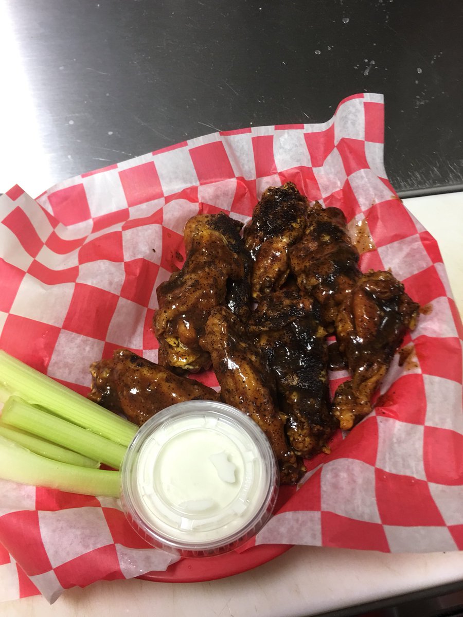 BasilSportsBar's tweet photo. Highlander Coffee Grogg BBQ wings!! #HighlanderGrogg #WVMade #WVCoffee #ExploreWV #BBQ #Wings #Coffee #SupportLocal https://t.co/7YRznIwmH2