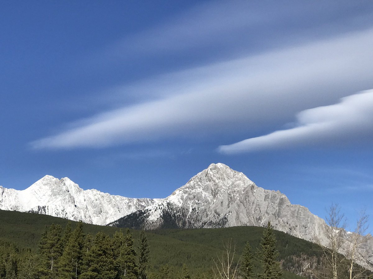 Washed_Up's tweet photo. #Chinook arch I’ve #MtLorette in #Kananaskis valley 13c #abstorm https://t.co/8MdQkaI8Bw