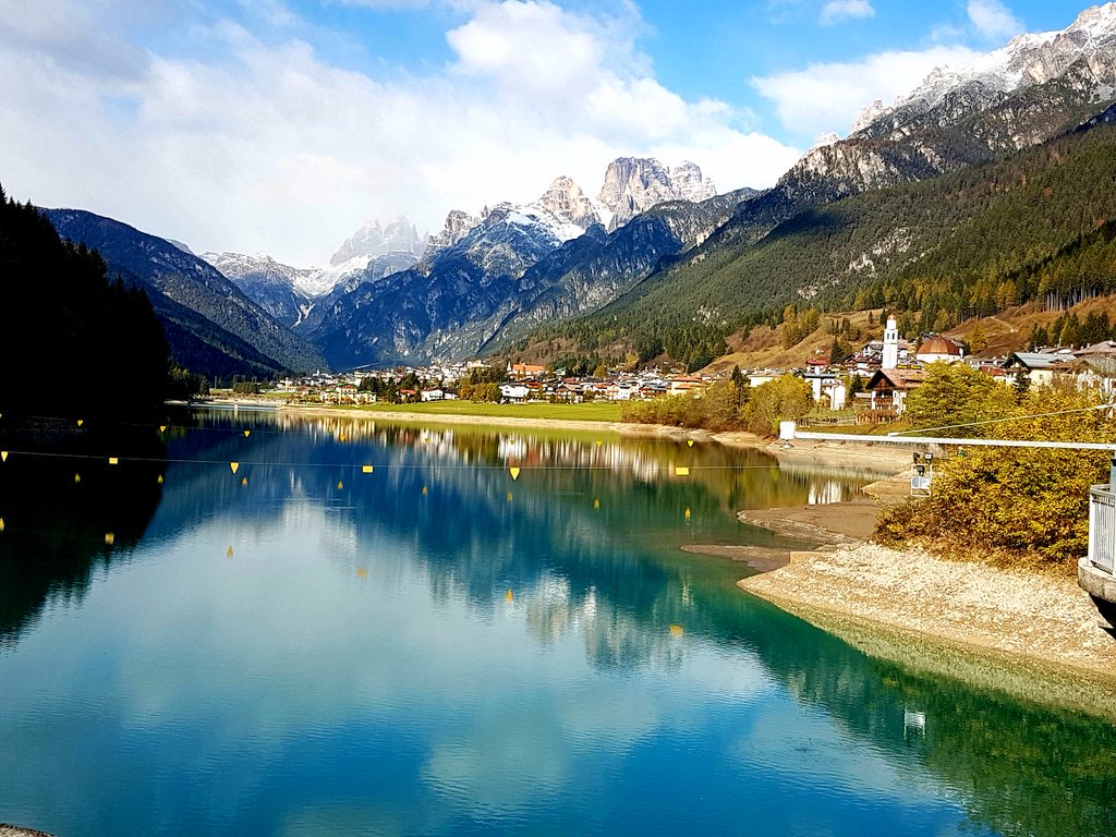 gwendolynn87's tweet photo. #italia #dolomiti https://t.co/zpx1cf0fvO