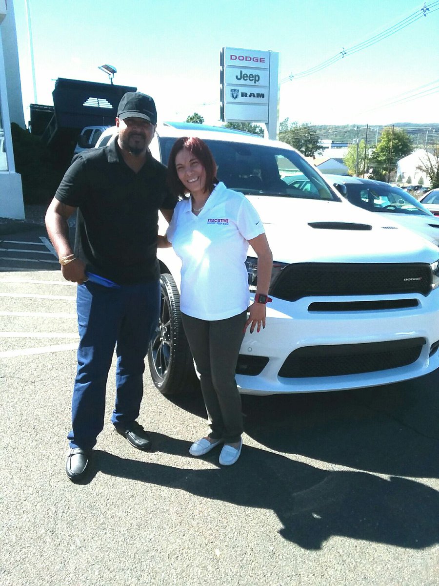 ExecDodgeJeep's tweet photo. Thank you to our new customer for making an Executive Decision! #Executive #Dodge #Jeep https://t.co/xNvAFU9how