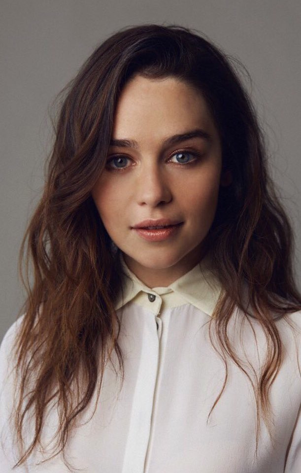 ThronesUpdates's tweet photo. Happy birthday, Emilia Clarke! https://t.co/dXpA8FnROX
