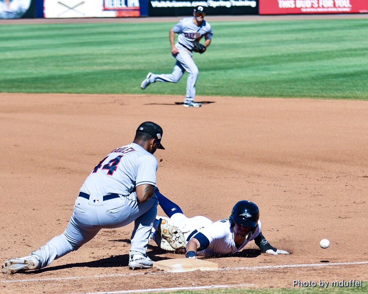 2mduffel's tweet photo. @bradenbishop7 goes to 2nd on a wild throw. @KLew_20 drives him in with a 2B. Javelinas up 6-1 @MiLBMariners @Mariners @MiLB #FallBall2017 https://t.co/JnPDtxjlWx