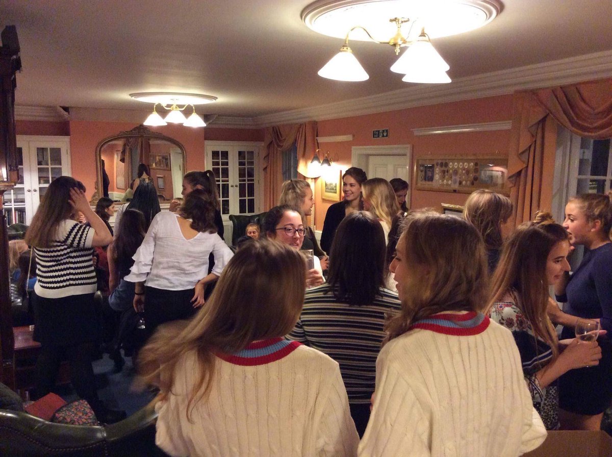 Last Tuesday we hosted welcome drinks for current Ospreys and potential future Ospreys. What a success it was! #WomenInSport