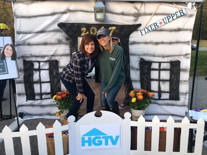 MrsFullerBMS's tweet photo. Just like @joannagaines &amp; @chipgaines fix up Waco on @hgtv #fixerupper @BradyMiddle Builders' Club "fixes up" ours! @magnolia #TrunkOrTreat https://t.co/4hyrgU2RCc