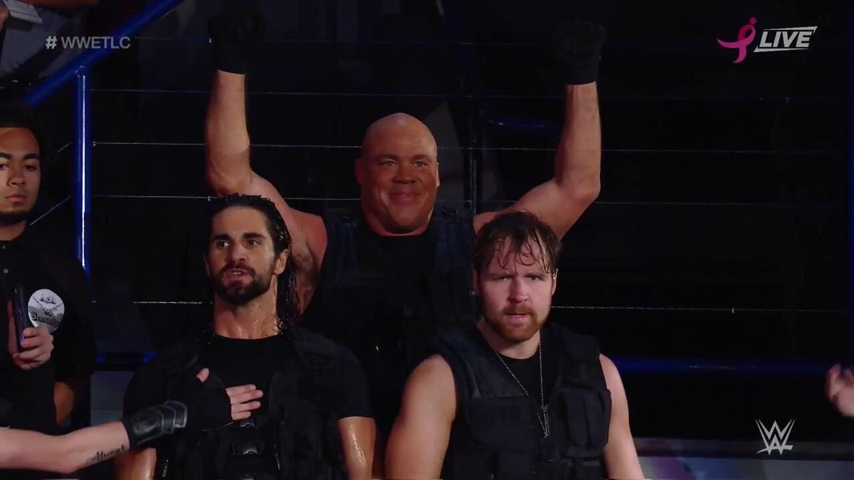 Beyond_Ropes's tweet photo. Cuando eres parte del grupito de hasta atras del salón.
#WWE #WWETLC #TLC #TLCCL https://t.co/P9SdJ2xy5d