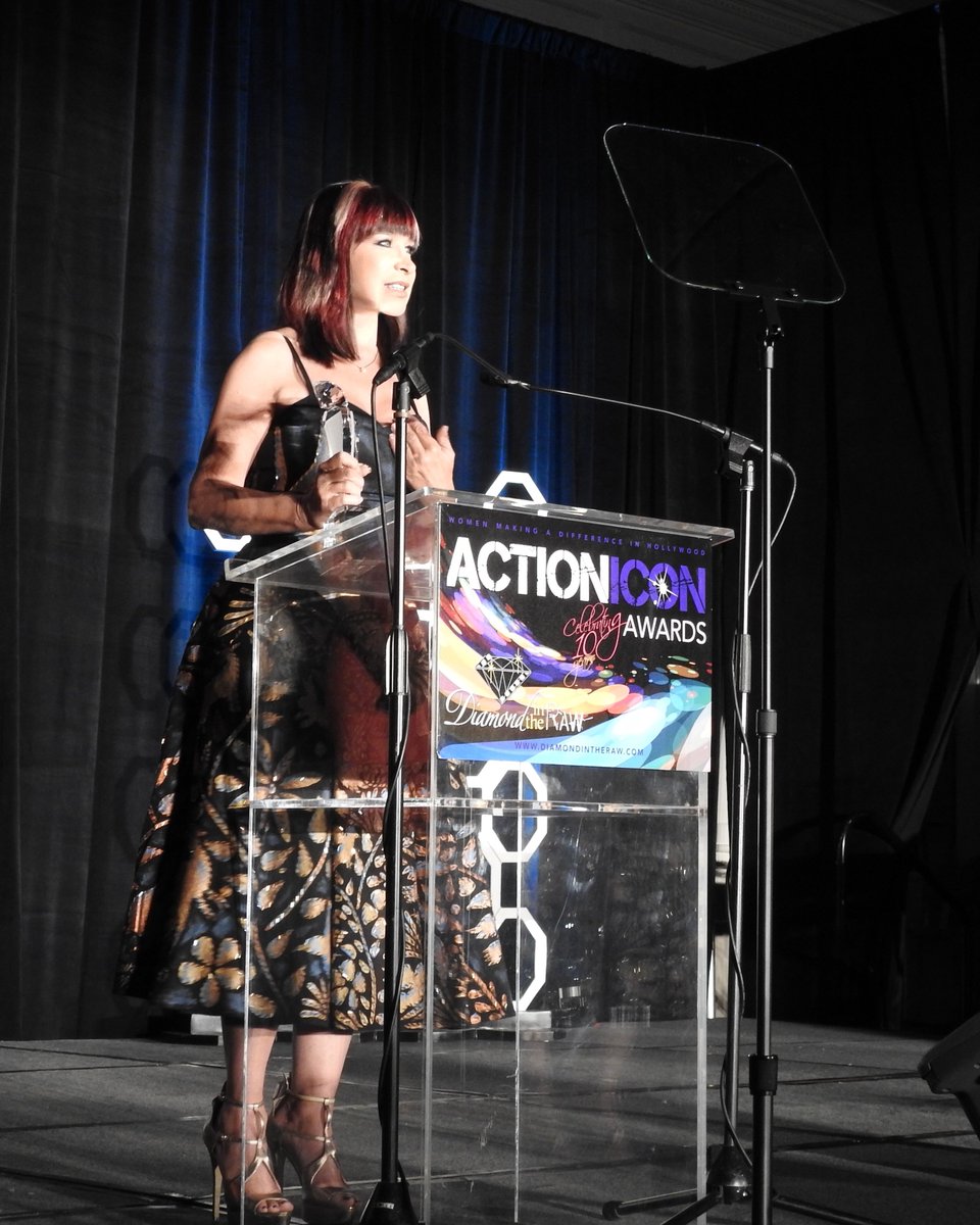 cynroth's tweet photo. Honored to win the Dare2BDifferent award at the Action Icon Awards, Oct 2017 https://t.co/8mjenMoFys