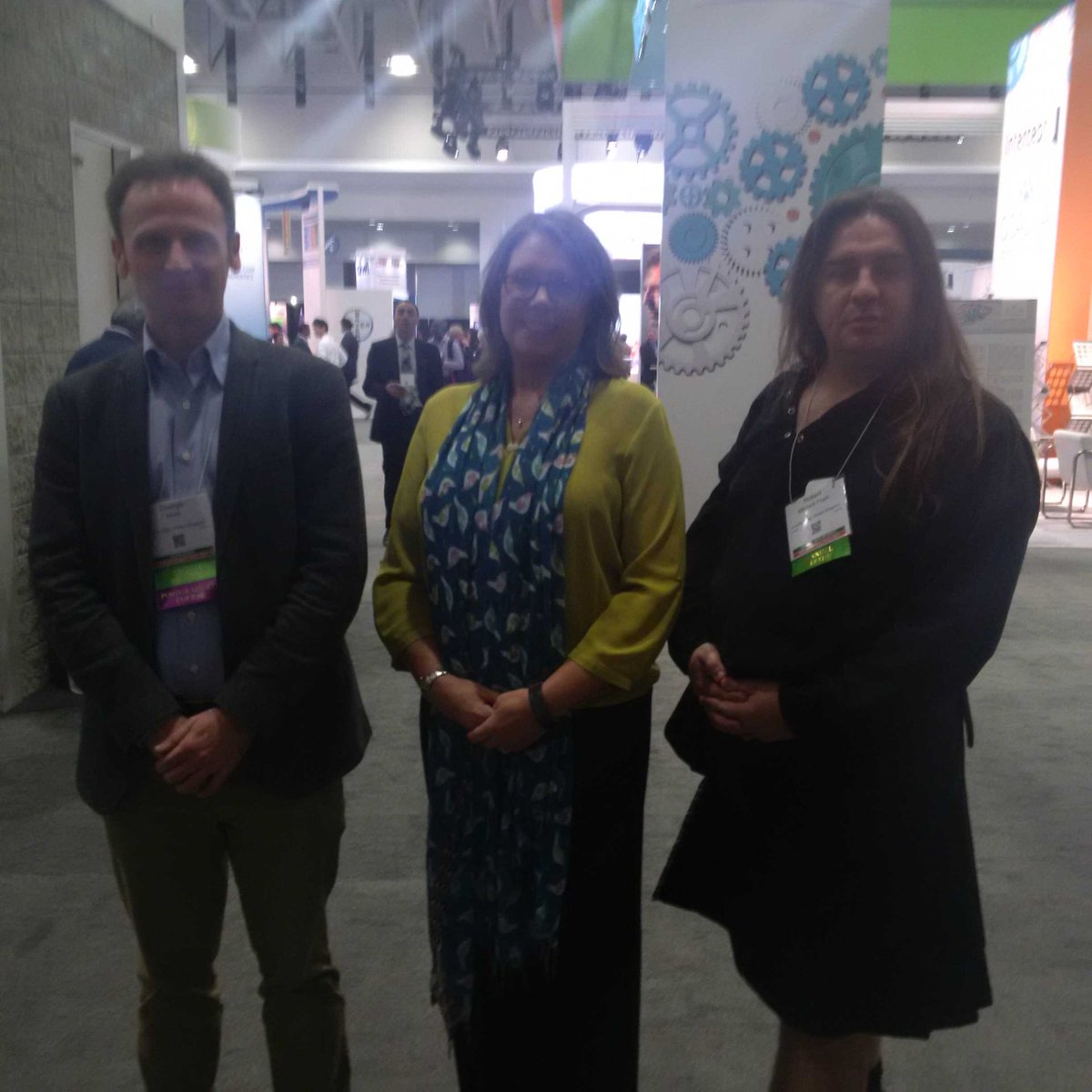 PBCRobert's tweet photo. UK-AILD working together as ever. At #AASLD17 flying the autoimmune flag. @PSCSupportUK @PBCFoundation @ImyouGnome https://t.co/Qo3H513TC1