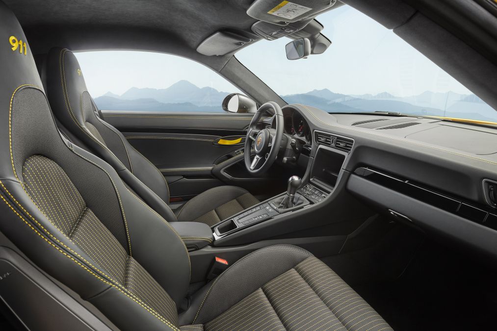New Porsche 911 Carrera T brings a more focused driving experience at a lower price
#Rentarace #Porsche #911