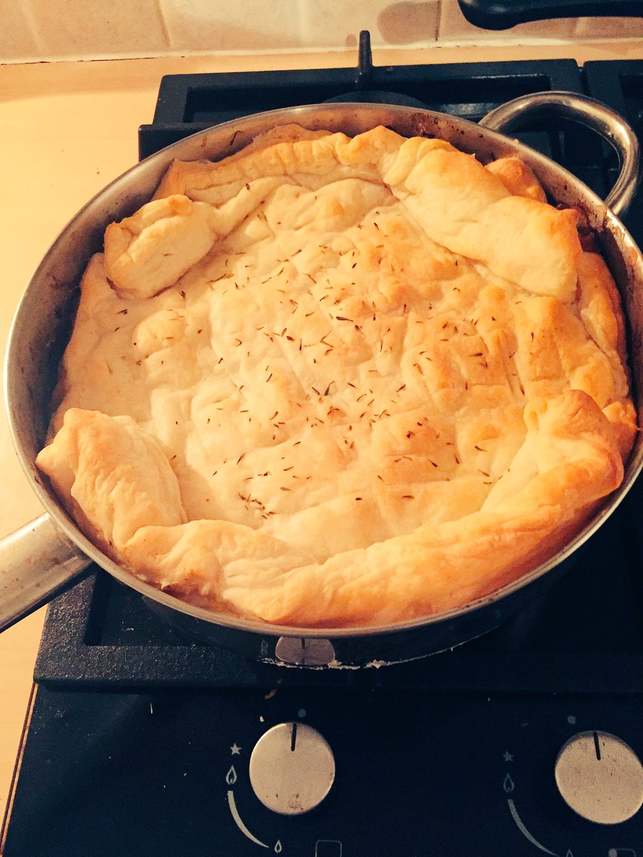 andiroowillacy's tweet photo. @jamieoliver quick and easy chicken pot pie! Does exactly what it says on the tin, #quick #easy and #rathertasty! New #familyfavourite https://t.co/yjaFhRdECW