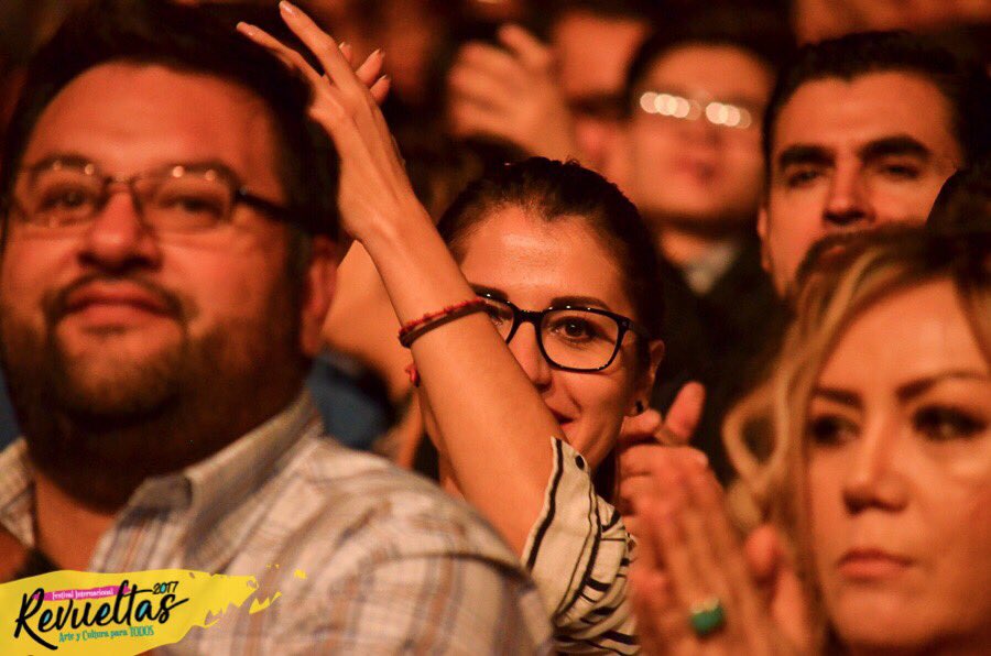 Gabyvazquezch's tweet photo. Muy contenta yo en el #FIR2017 🤗🤗 https://t.co/kkt0fX1b2G