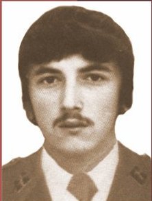 zoidoJI's tweet photo. Hoy se cumplen 26 años del asesinato de los @guardiacivil Eduardo Sobrino y Juan Carlos Trujillo, disparados por la espalda por ETA. https://t.co/oZbDwimCc8