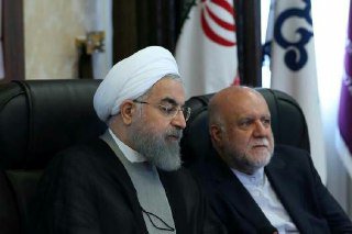 PUT242's tweet photo. روحانی پس از اطلاع از شکایت دانشجویان #دانشگاه_نفت به دیوان عدالت:
تو را تیشه دادم که هیزم کنی
ندادم که بنیاد مردم کنی
#آزمون_دیوان_عدالت https://t.co/9TfFwe4wQy