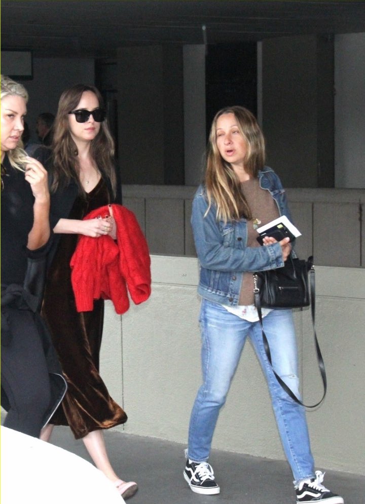 momayij's tweet photo. EU SOU A PESSSOA MAIS TRISTE DO BRASIL HOJE 
#WelcometoBrazilDakotaJohnson https://t.co/W4G377uFiV