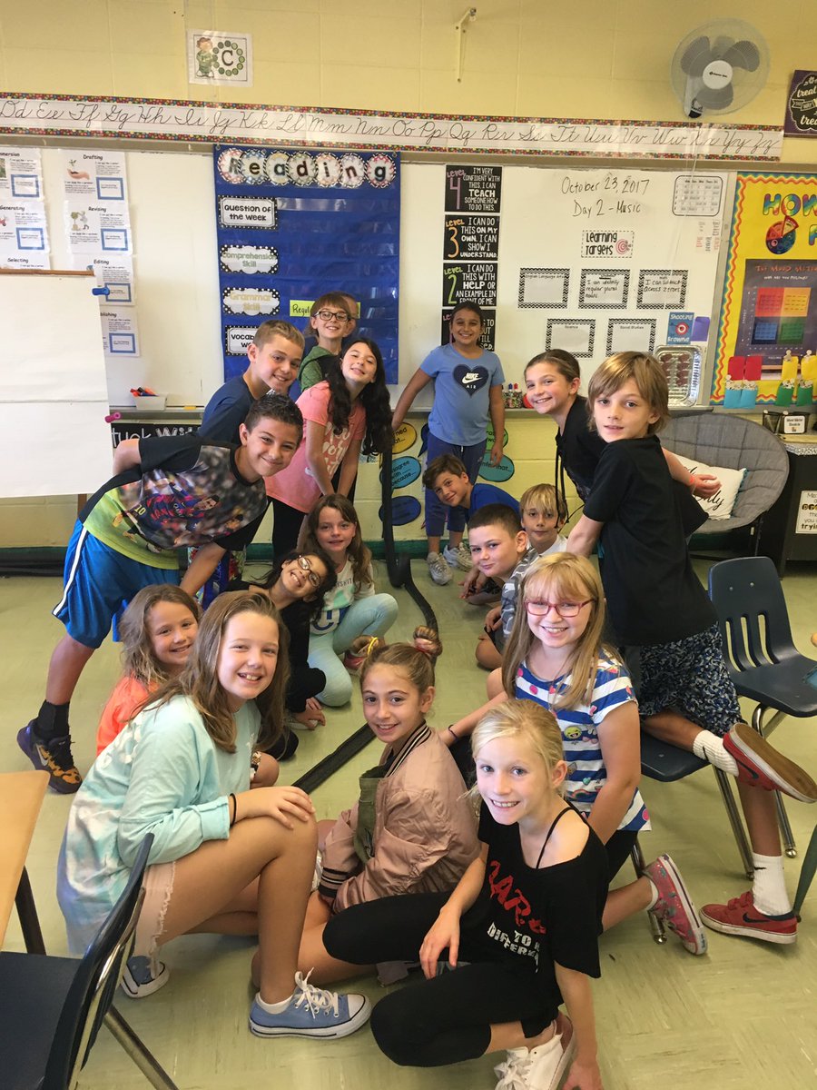 mrsjcorea's tweet photo. We enjoyed learning all about the physics behind creating a safe and fun roller coaster.#osdstem 🎢@School9E @dmigdol123 @DianeProvvido https://t.co/7uEvvnu0Aa