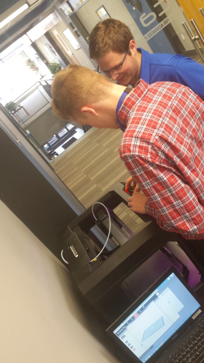 CF_CAPSTechEng's tweet photo. @VikingPumpInc got a new @makerbot 3D printer for @CF_CAPS! #investinginlearning https://t.co/B45ndBwwW5