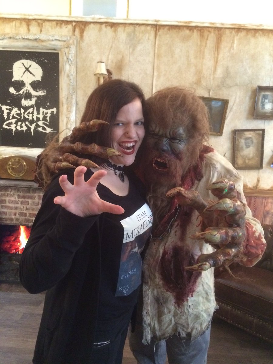 JanineFranz2's tweet photo. The Werewolves are Back. Fearcon Bonn, Germany 20th - 22th October #Fearcon #Convention #Horror #HorrorMovies #werewolves #werwolf https://t.co/0LMx42VHyV