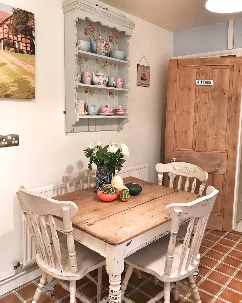 DicksonVintage's tweet photo. Today I bought a variety of pumpkins,gourds and squashes from a garden centre. Where would you place them in your  home?
#kitchen #Autumn https://t.co/kMRFcS7h8Q