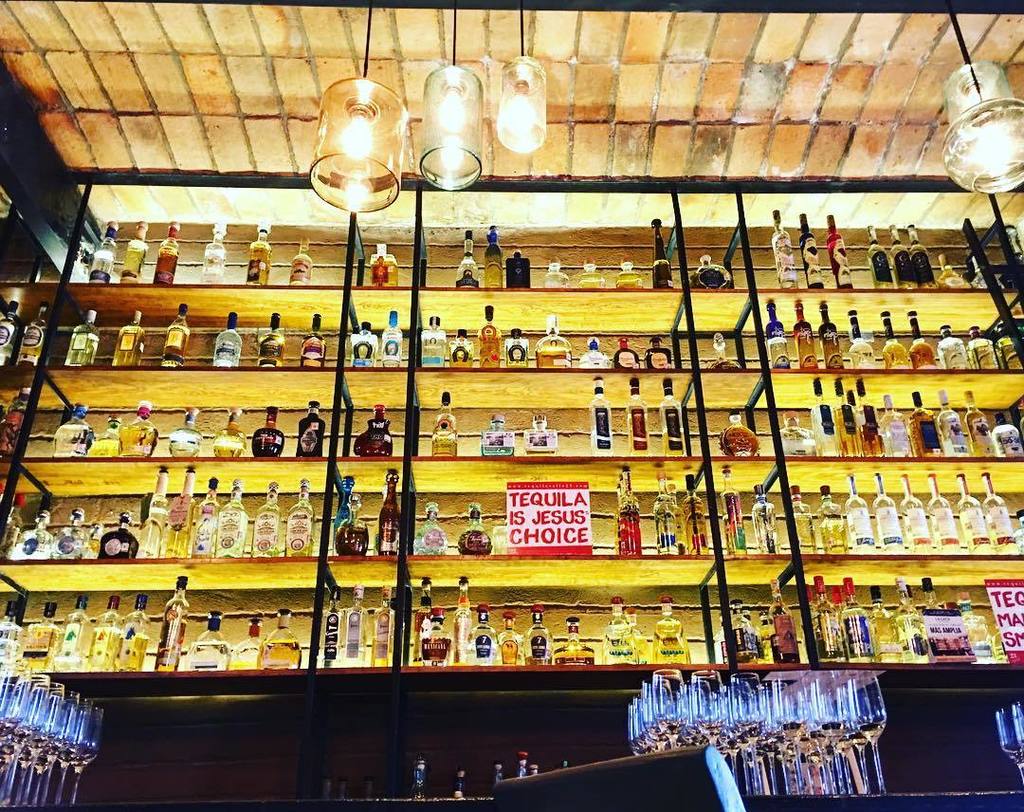 la_molotita's tweet photo. “TEQUILA IS JESUS’s CHOICE” #drinksmarter #tequilacalle23 #agaveyoumyheart #teamc23 #salud #vivencias ✌🏻😎 https://t.co/m5zQZJoPfA https://t.co/AxPWaCnJn0