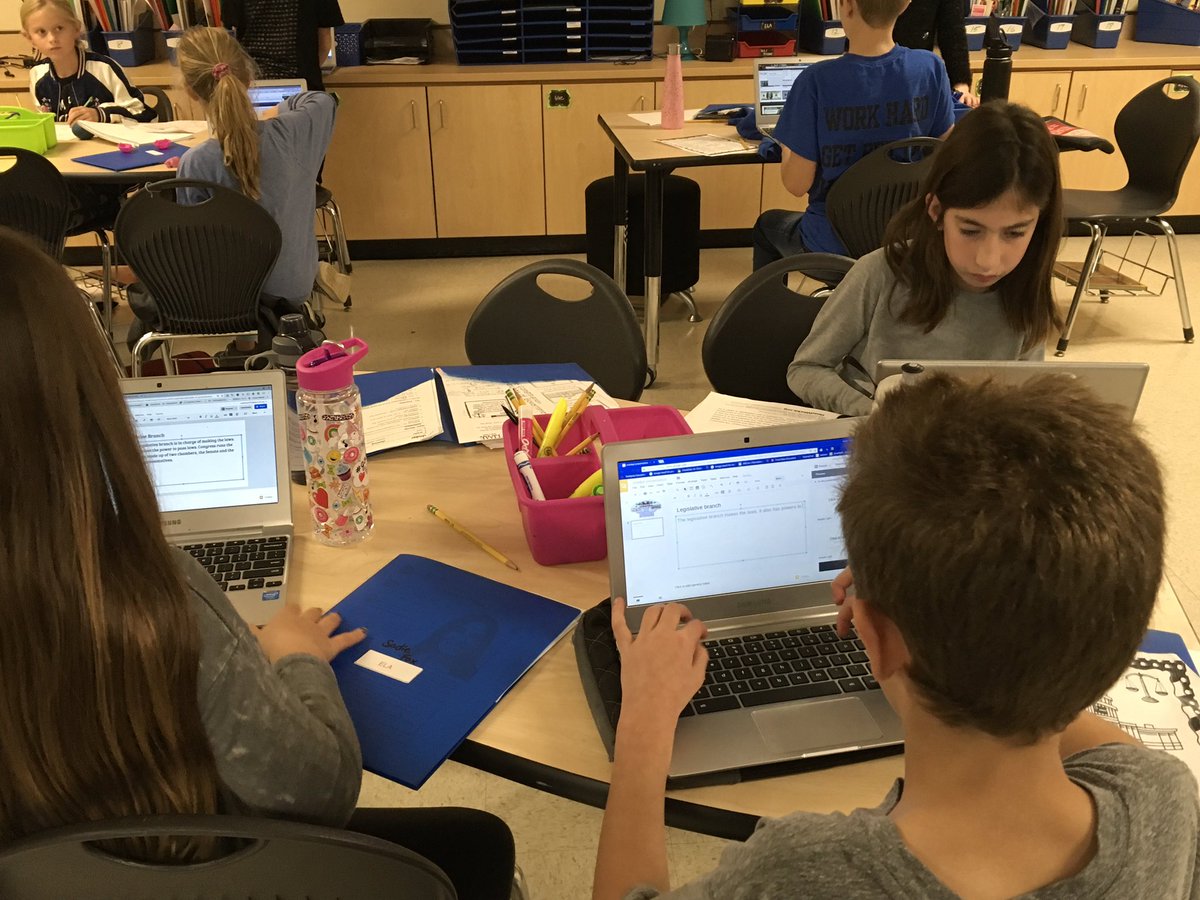 Ms_Ward_'s tweet photo. We created final projects on The Three Branches of Government today! #wardwal109 #engage109 #wal109 https://t.co/R87WY5LCXH
