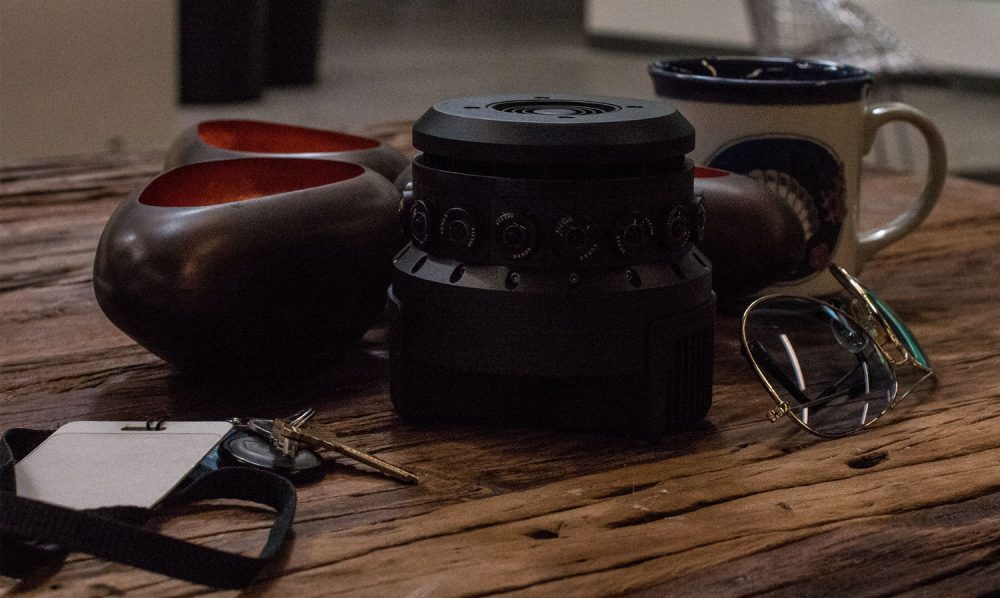 UploadVR's tweet photo. Read up on Live Planet's new $10,000 camera -
https://t.co/OYgfkjh1uF https://t.co/XoD6F6qOsf