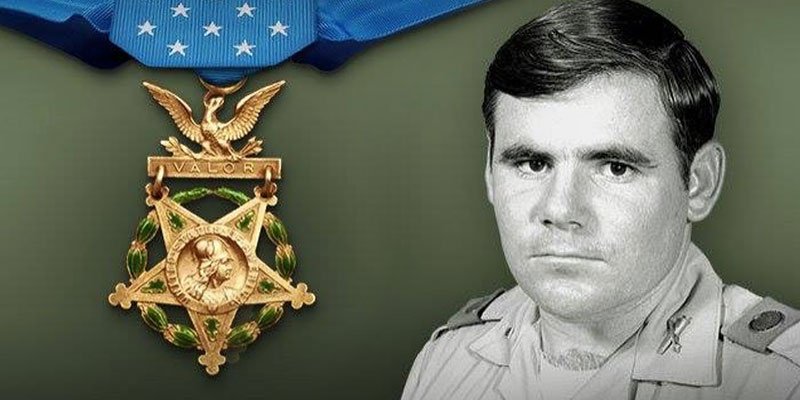 yhn's tweet photo. Alabama Resident Presented Congressional Medal of Honor by President Trump
#Alabama #MedalOfHonor #GaryRose
https://t.co/VMGlvZltqV https://t.co/552EeujivT