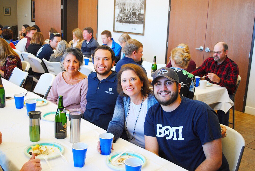 Beta_CSM's tweet photo. What a great time to have our families in town. Parents’ Weekend 2017 was a success! https://t.co/NlukYdmJ9O