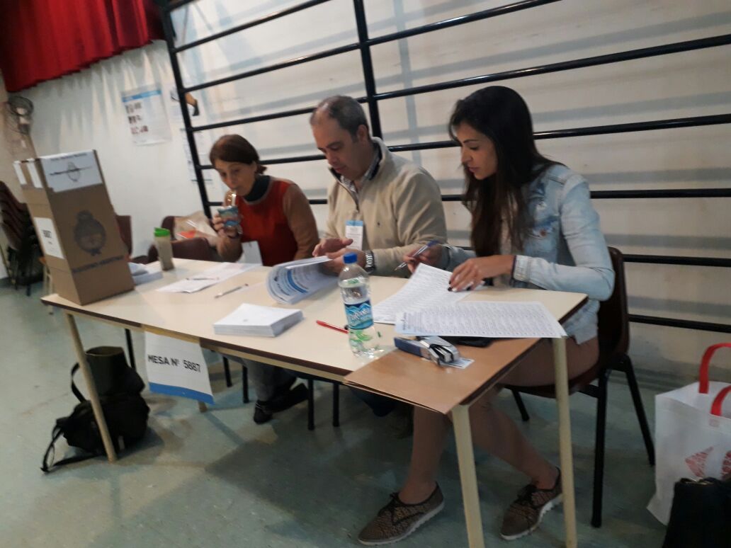DipGarayalde's tweet photo. Mil Gracias @EquipoGarayalde por campaña y fiscalización del #22O en la 13, San Martín, Bolívar, Guamini, Tigre y Laferrere #VAMOSJUNTOS https://t.co/GR9e8naN0I