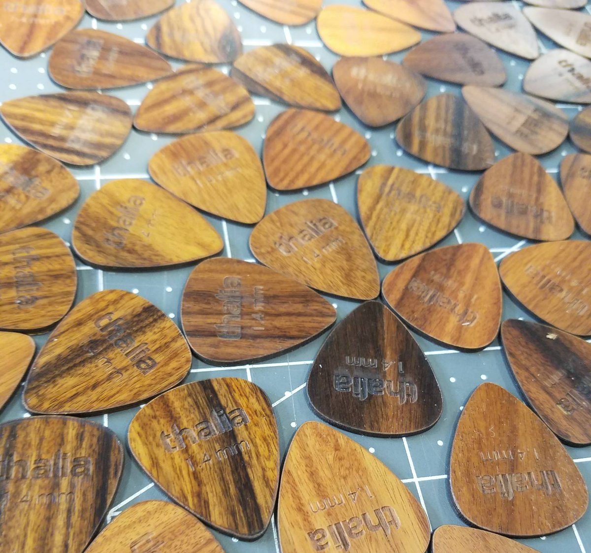 ThaliaCapos's tweet photo. A fresh batch of Santos Rosewood #thaliapicks getting ready for forever homes! Get yours today at https://t.co/wVg6ivpAiu! ππΈ https://t.co/2gBFTFmcVf