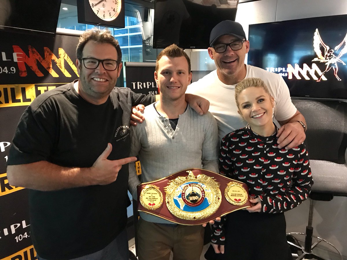 The champ is here <a href="/jeffhornboxer/">Jeff The Hornet Horn</a> 👊