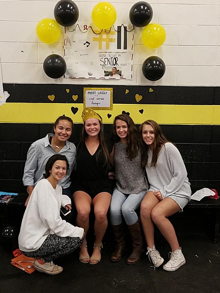MustangFH's tweet photo. We 💗 our seniors! https://t.co/pYCsLwxfhR