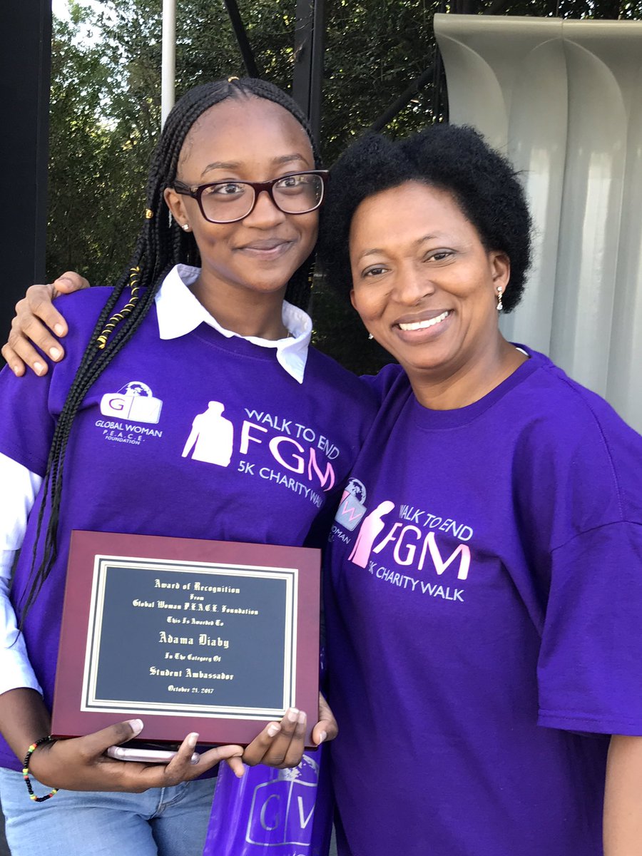 DialloMariama61's tweet photo. Congrats to Adama, African girls activist from @sffny for her award from global women PEACE foundation as a school ambassador. #endfgm. https://t.co/UnJ9wCl6hb