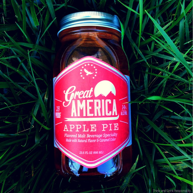 Who knew this mason jar could make getting through #Monday so easy? #GreatAmerica #ApplePie #drinks #alcohol #MondayMotivation