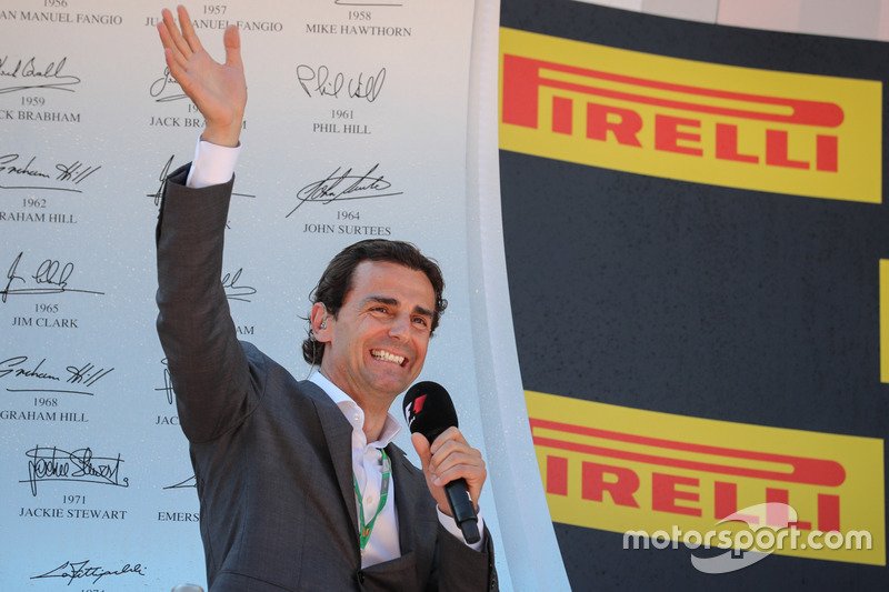 es_Motorsport's tweet photo. #Vídeo: Pedro de la Rosa contra los zombies https://t.co/ICf5MQyokS
#F1 #Formula1 @PedrodelaRosa1 #DisaMax #DISA https://t.co/iDe2Nd6Uuu