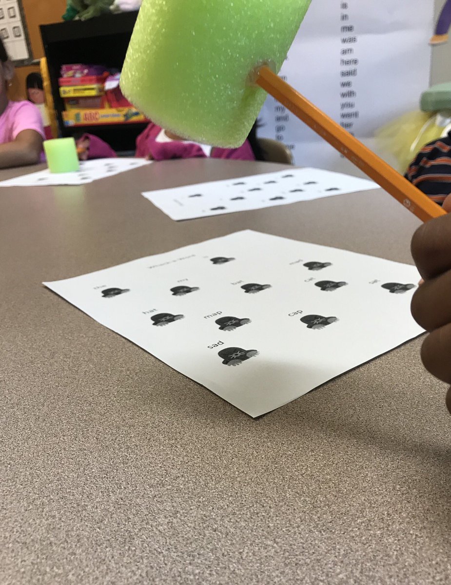 KellyOTanner's tweet photo. Fun activity today in Reading Club #SuperFRES  #whackamole #whackaword #50usesforpoolnoodles #lovefirstgraders #TannerReadingClub https://t.co/jdHRryZxRk