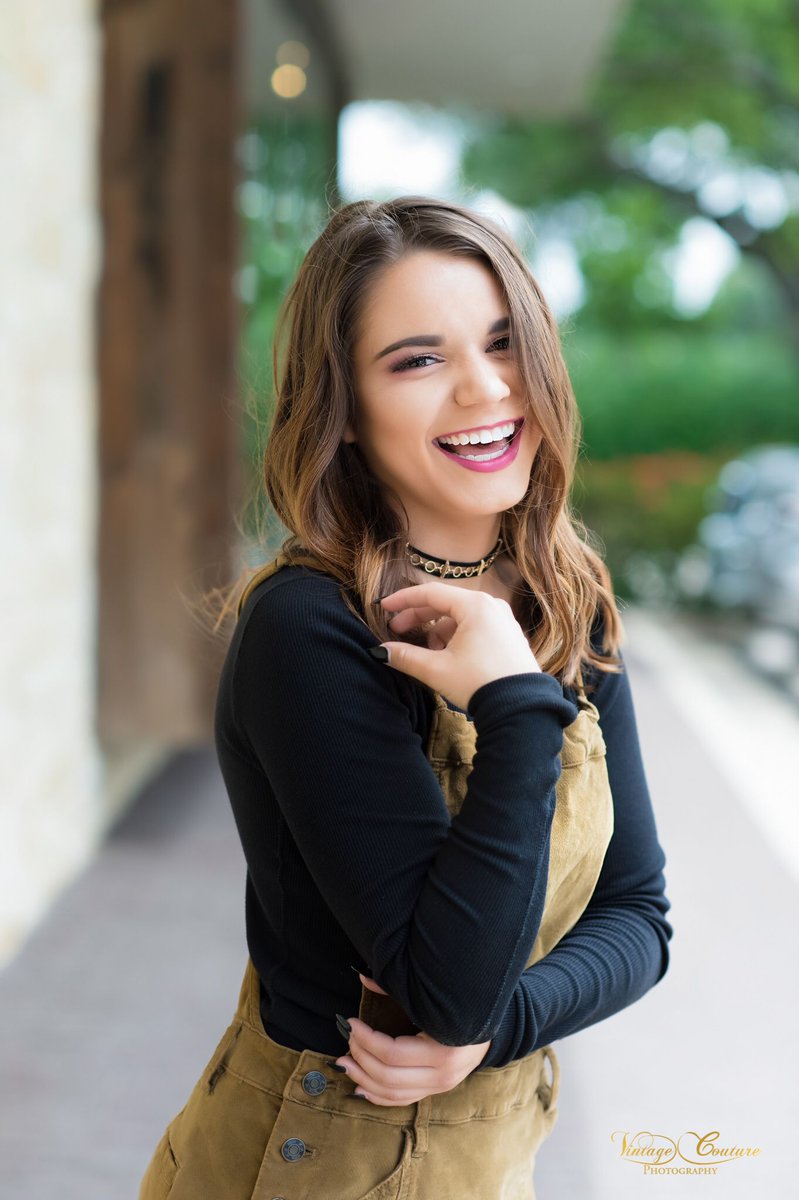 1VintageCouture's tweet photo. "Choose kindness and laugh often" #MotivationalMonday
#seniorstyleguide #seniorinspire #seniorignite
#modersenior
#seniorchic #Sen18rs https://t.co/MoBgUWAki7