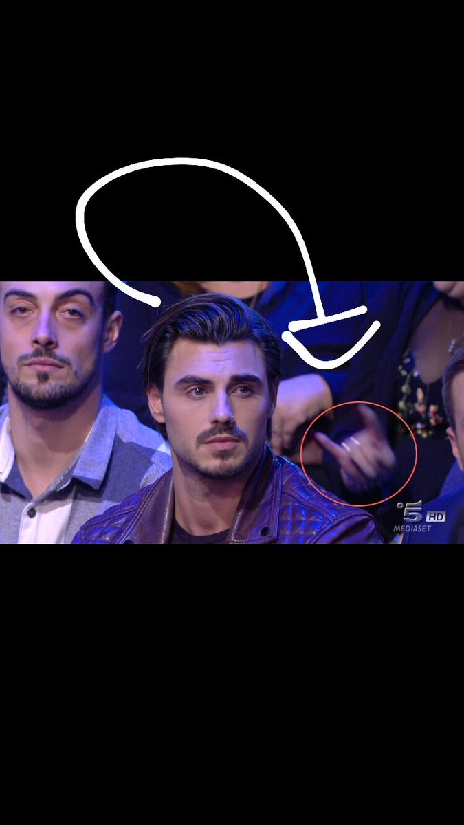 RichiMaio's tweet photo. Date una medaglia a quella signora!😂👑 #gfvip2 https://t.co/j7W4zh8Iuw