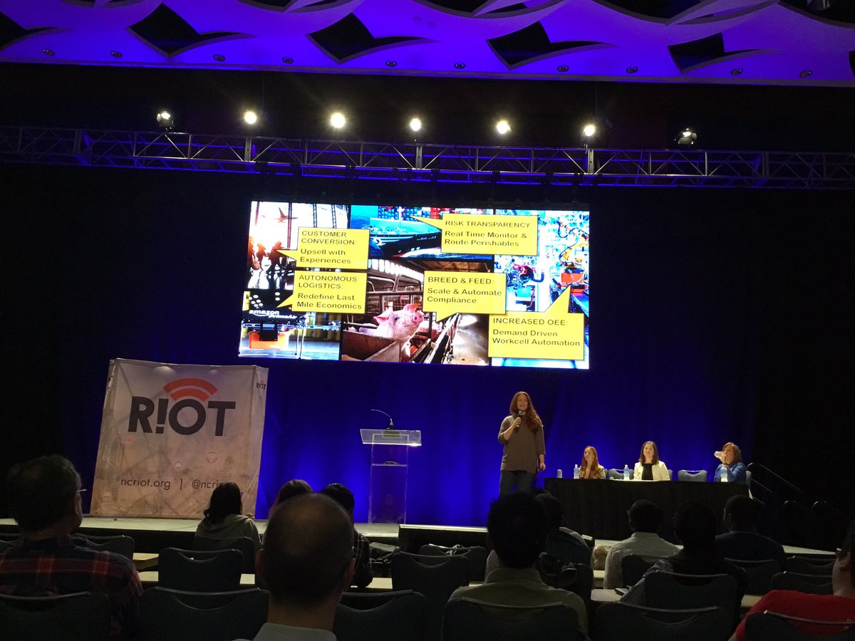 webappzero's tweet image. Fun times at All Things Open! End of day 1. AWS talk on IOT. #IoTDemoNight