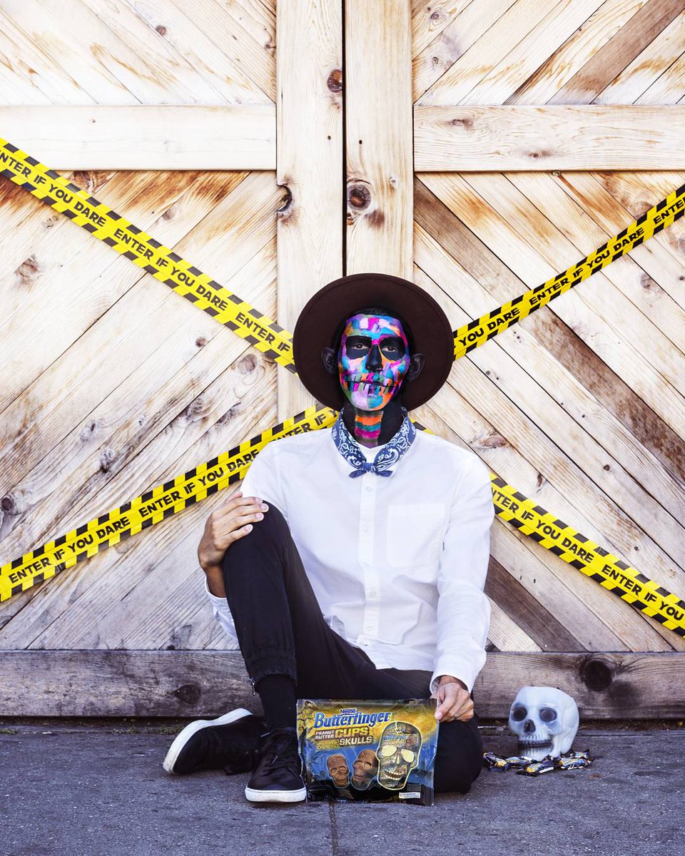 BluePerk's tweet photo. Feeling spook-tacular to be partnering w/ @Butterfinger for the new Halloween Peanut Butter Cups Skulls candy 👻 #BluePerk #Butterfinger #ad https://t.co/CZtnqorYQO