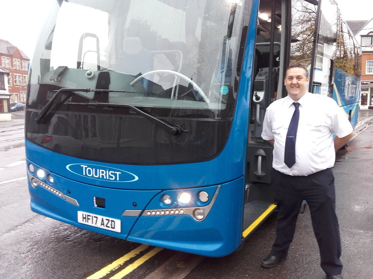 StevensOldvic62's tweet photo. 38th year to Blackpool, first time with a new coach and little John at the controls https://t.co/lGVVbMd7hJ