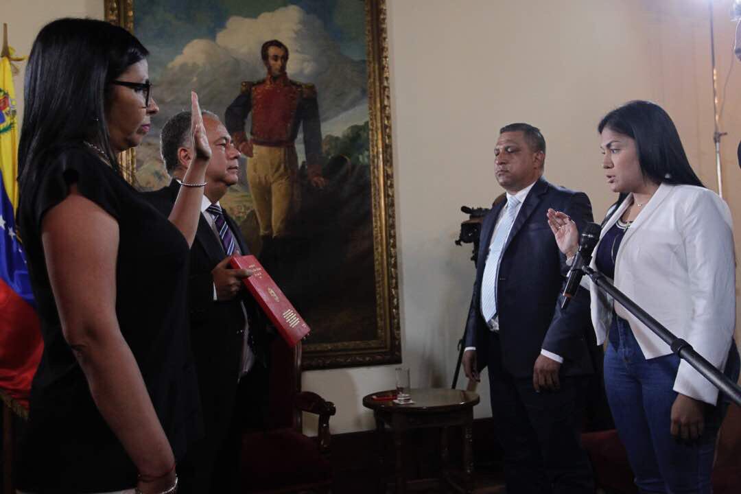 VillegasPoljak's tweet photo. #FOTOS • Juramento de gobernadores AD ante ANC: paso adelante en la defensa de la soberanía y la integridad de Venezuela #YoDefiendoALaANC https://t.co/zewj4D9HPW