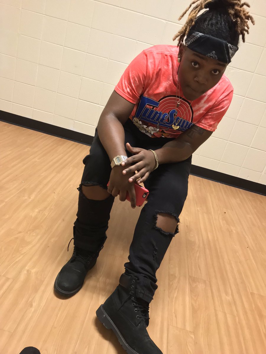 jvyyyy's tweet photo. a peek at what last night consisted of π₯
#WSSUHC
#issakickoff https://t.co/b7Ga6SbJXB