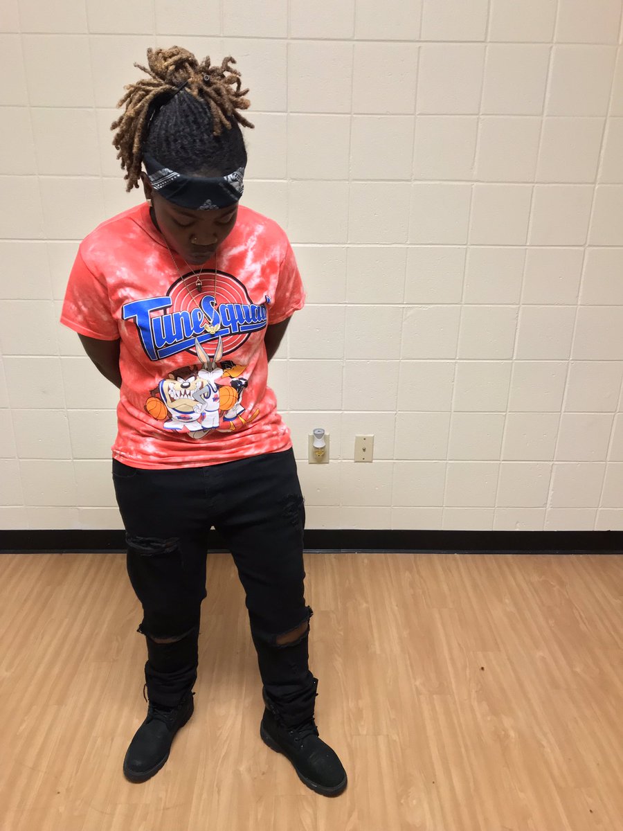 jvyyyy's tweet photo. a peek at what last night consisted of π₯
#WSSUHC
#issakickoff https://t.co/b7Ga6SbJXB