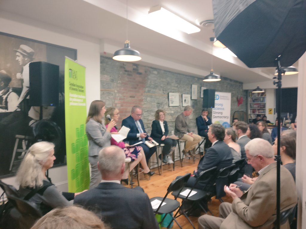 CemmaM's tweet photo. Full house at #sciencepolicy & #sciencepolitics organized by @E4Dca and @CAUT_ACPPU, hosted by @ipoliticsca https://t.co/LR8FXXBEPC