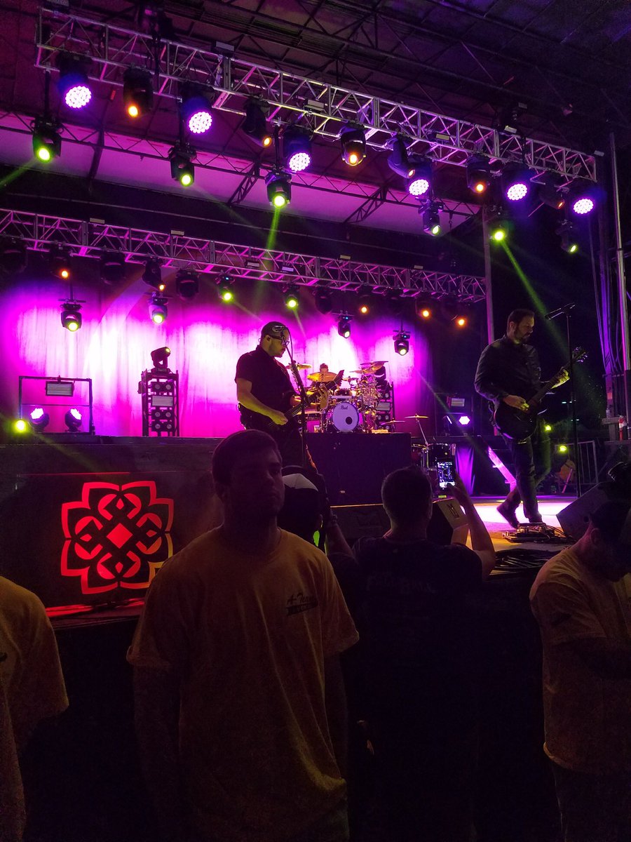 mode337's tweet photo. #FallBall2017 was awesome.  So happy I got to go.  Especially to see Breaking Benjamin!! https://t.co/WtpHgbuVGB