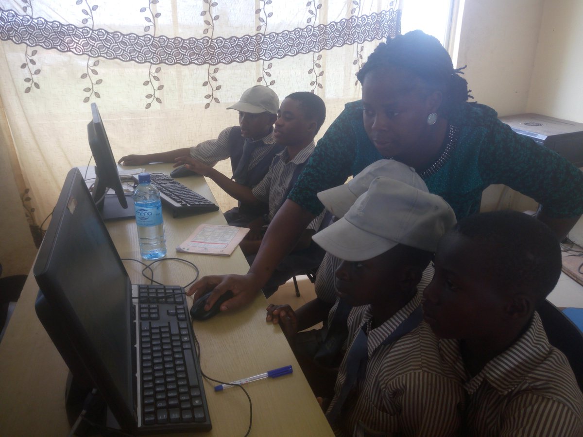 codestars's tweet image. After the workshop, we had to beg these first-time coders to return to their class. @AfricaCodeWeek @sap4good @Google @ScienceCentreCT